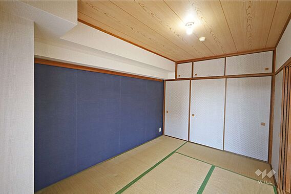 和室6帖。襖を...