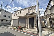 物件の外観（南東側から）角地につき、採光・通風良好です！