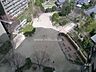 その他：上から見た敷地内の公園。北大阪急行線「千里中央」駅徒歩18分。1983年2月築。総戸数1098戸の大型分譲マンションです。