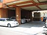 その他：駐車場。北大阪急行線「緑地公園」駅徒歩7分。1983年3月築。総戸数14戸の分譲マンションです。