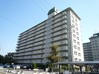 外観:カネボウ西宮グリーンマンション1号棟の外観(北西側) 外観:カネボウ西宮グリーンマンション1号棟の外観(北西側)