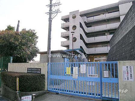 南山田小学校[公立]の外観