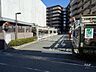 駐車場：駐車場の出入り口