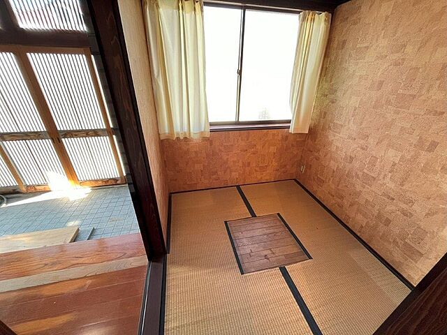 室内 小矢部市末友