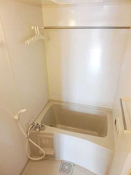 画像5:浴室乾燥機付きのバスルームです