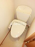 温水洗浄便座付きのトイレです