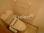 温水洗浄便座付きのトイレです
