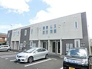 2016年築のキレイな建物です