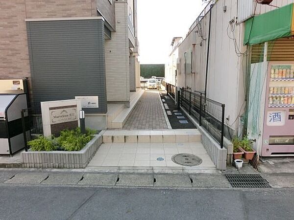 建物エントランス