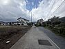 その他：【前面道路写真】お車通りの少ない閑静な住宅街でのびのび新生活。