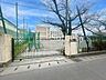 周辺：川崎市立西高津中学校 自立に向かう大切な時期を支える中学校が近くに。集中して学べる環境と、のびのび成長できる雰囲気がそろっています。 1800m