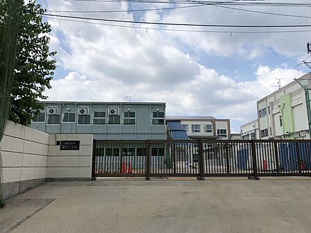苗代小学校まで 1300m 徒歩約17分●先生と児童・保護者がコミュニケーションをよくとる小学校です。「正しく なかよく たくましく」が目指す子ども像となっています。