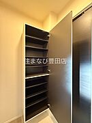同型完成モデル