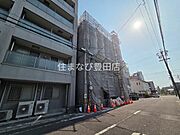 建築中