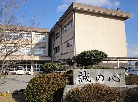 津市立南立誠小学校(1331m)
