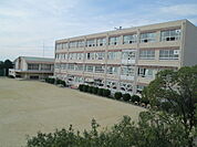 名古屋市立太子小学校（250m）