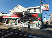 サンクス恋ヶ窪店 902m