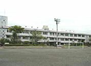 府中市立府中第一中学校 徒歩31分。中学校 2410m