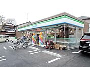 ファミリーマート 718m
