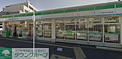 ファミリーマート六会日大駅前店 徒歩8分。コンビニ 600m