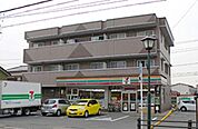 セブンイレブン逗子桜山3丁目店 徒歩7分。コンビニ 490m