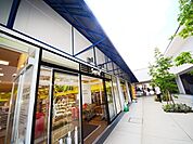 Seriaブランチ横浜南部市場店 徒歩5分。 400m