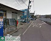 深沢郵便局 徒歩3分。郵便局 240m