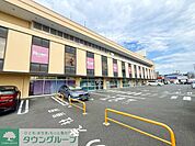 ルームズ大正堂戸塚店 徒歩33分。 2600m