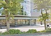 ファミリーマート東戸塚駅西口店 479m