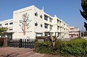 草津市立草津小学校（455m）
