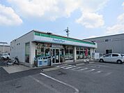 ファミリーマート　栗東小柿店（860m）