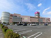 イオンモール　徒歩11分(ショッピングセンター)まで836m