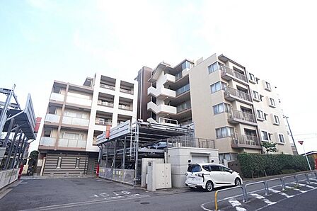 角部屋、両面バルコニーでたっぷり陽光と心地よい風が通ります