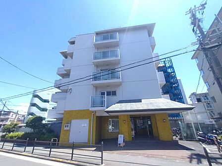 ○現地外観:エントランス側より撮影