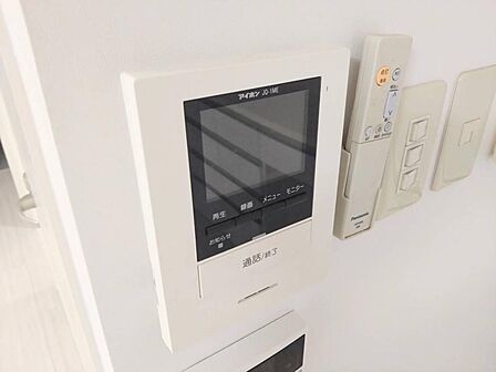 ●テレビモニタ付きインターホン