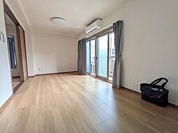 ジェイド南麻布 301 3階2LDKのリビング/ダイニング