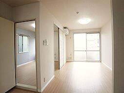 リブウェル六高F棟　101号室 101 1階1LDKのリビング/ダイニング