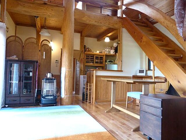 リビング/ダイニング 阿蘇郡南小国町大字満願寺7012-27