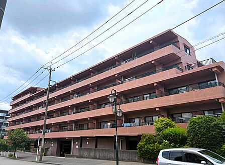 青葉台駅徒歩10分。1996年築、東急建設株式会社施工の「コスモフェスタ青葉台」。