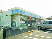 ローソンストア100 伊興本町店（299m）
