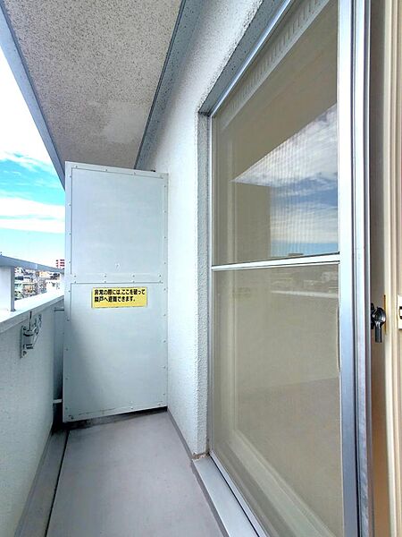 画像18:バルコニー、窓は二重サッシを採用しています。冷暖房の効率が良く、結露防止の効果も期待できます。
