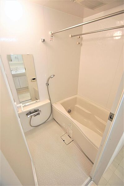 画像13:お風呂は追焚、浴室乾燥・暖房機能付きです。