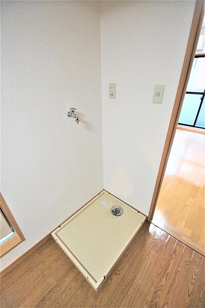 画像18:室内洗濯機置き場、防水パンは備え付けです。
