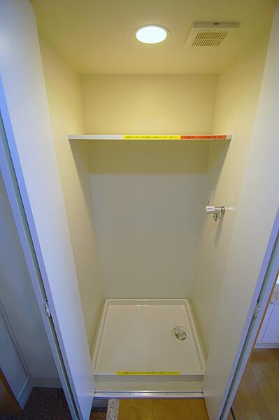 画像18:こだわりの洗濯機置場は扉付きでスッキリ収納できます。