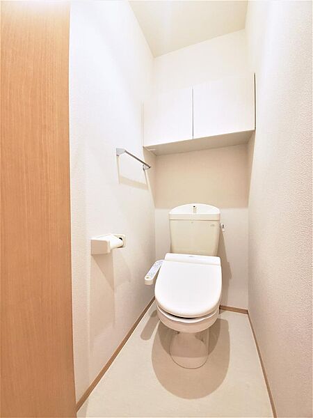 画像18:トイレは温水洗浄機能付きのお風呂です。