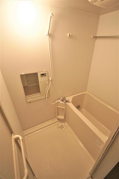 画像16:お風呂は鏡付きで追焚、浴室乾燥・暖房機能付きです。