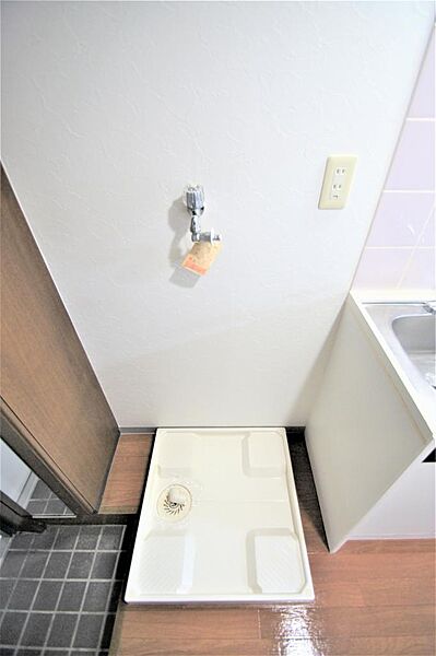 画像20:玄関側に洗濯防水パンがあります。