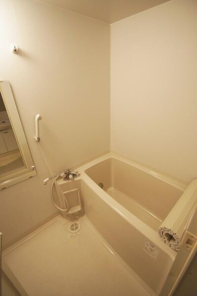 画像14:浴室は鏡付、キレイに清掃されてます。