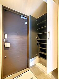 玄関横のシューズボックス