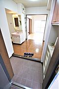 玄関から見たお部屋